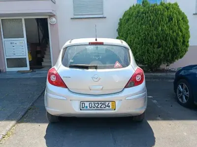 Gebraucht Opel Corsa Selection 87 PS (63 kW) 2010 Silber Kleinwagen