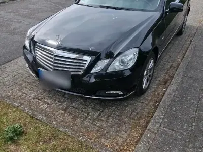 Gebraucht Mercedes E220 170 PS (125 kW) 2009 Schwarz Limousine