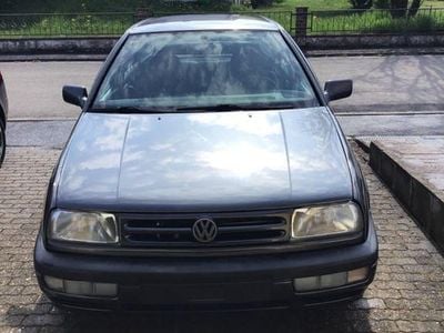Gebraucht VW Vento 90 PS (66 kW) 1995 Grau Limousine
