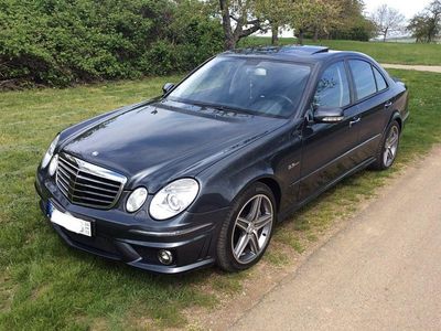 Grau Gebraucht 2008 Mercedes E63 AMG AMG Limousine | 29.999 €
