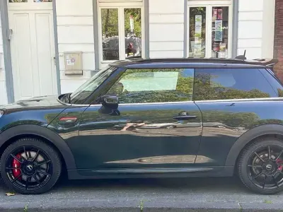Gebraucht Mini John Cooper Works 231 PS (169 kW) 2021 Grün Kleinwagen