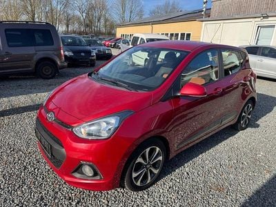 Gebraucht Hyundai i10 Edition 87 PS (63 kW) 2014 Rot Kleinwagen