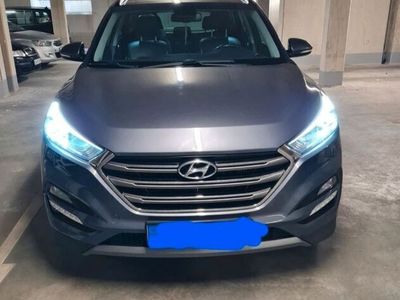 gebraucht Hyundai Tucson 2.0 CRDi 136kW Style 4WD Automatik Style