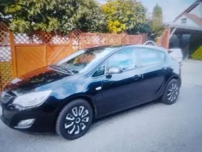 Gebraucht Opel Astra Edition 110 PS (80 kW) 2010 Schwarz Limousine