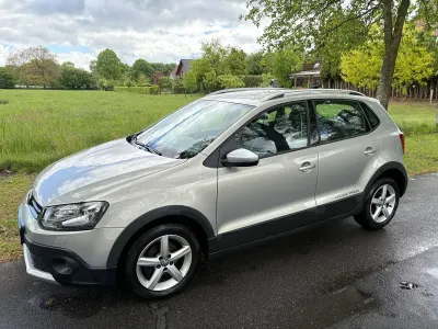 Używany VW Polo Comfortline 105 KM (77 kW) 2011 Beżowy Hatchback