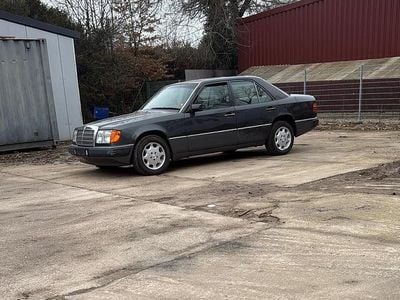 Gebraucht Mercedes E230 134 PS (98 kW) 1992 Limousine