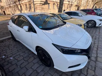 Brugt Nissan Leaf Tekna 110 kW (150 HK) 2023 Hvid Hatchback