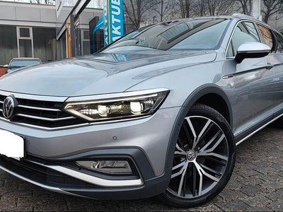 Silber Gebraucht 2020 VW Passat Alltrack Kombi | 21.950 € (Fairer Preis)