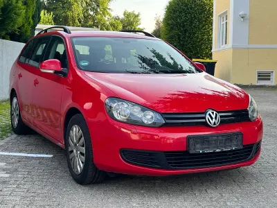 Gebraucht VW Golf VI 105 PS (77 kW) 2010 Rot Kleinwagen