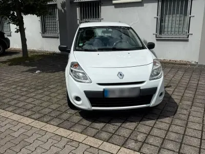 Gebraucht Renault Clio III 75 PS (55 kW) 2012 Weiß Kleinwagen