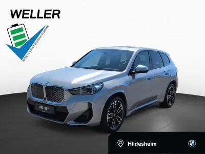 Gebraucht BMW iX1 M Sport 230 kW (313 PS) 2024 Spacesilber (silber) SUV