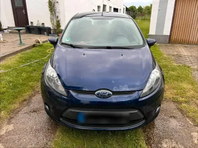 Gebraucht Ford Fiesta 70 PS (51 kW) 2012 Blau Kleinwagen