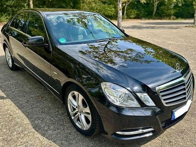 Schwarz Gebraucht 2012 Mercedes E200 Avantgarde Limousine | 14.500 € (Teuer)