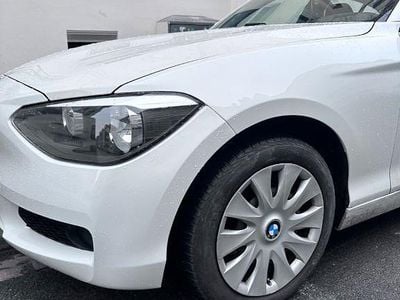 Gebraucht BMW 114 102 PS (75 kW) 2014 Weiß Kleinwagen