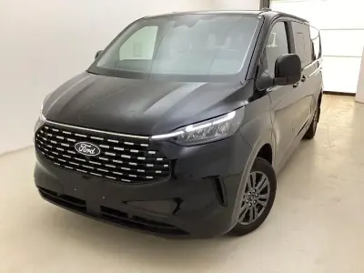 Gebraucht Ford Tourneo Titanium 136 PS (100 kW) 2025 Agate black Van / Kleinbus