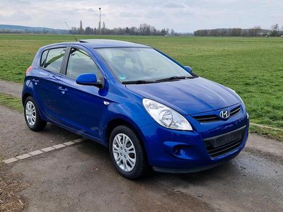 Gebraucht Hyundai i20 77 PS (56 kW) 2010 Blau Kleinwagen