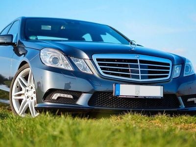 Usata Mercedes E500 AMG 387 CV (284 kW) 2009 Grigio Berlina