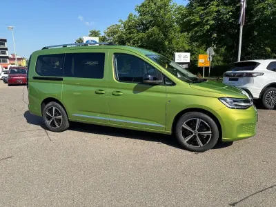 Neu VW Caddy Maxi Style 116 PS (85 kW) 2026 Golden green Van / Kleinbus