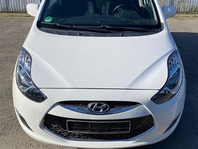 Second-hand Hyundai ix20 Edition 125 CP (91 kW) 2013 Alb Hatchback