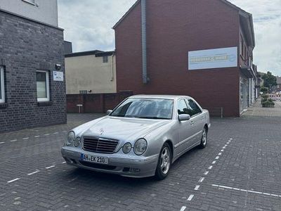 Mercedes E220