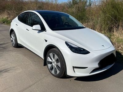 gebraucht Tesla Model Y Longe Range Weiß / Schwarz Boost AWD GJR 3 Monate