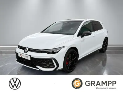 Neu VW Golf VIII GTI 265 PS (194 kW) 2026 Pure white uni Limousine