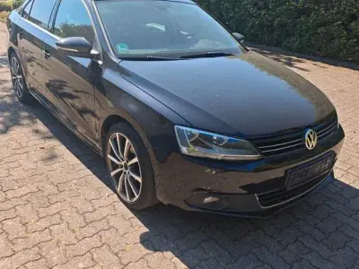 Gebraucht VW Jetta Highline 140 PS (102 kW) 2012 Schwarz Limousine