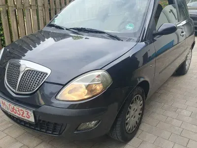 Usata Lancia Ypsilon 60 CV (44 kW) 2004 Nero Utilitaria