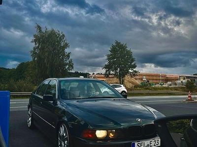 BMW 523