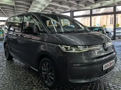 Usado VW Multivan Life 150 HP (110 kW) 2023 Cinzento Monovolume