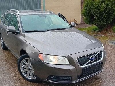 gebraucht Volvo V70 2,4 D5 AWD Bj2010 Navi Leder Xenon E-sitze PDC Alu