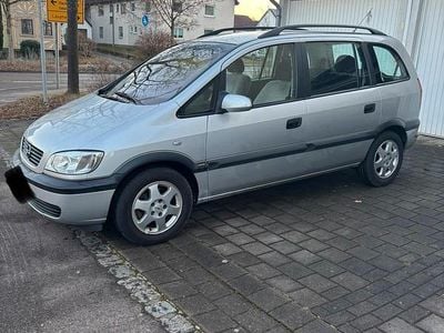 Gebraucht Opel Zafira 100 PS (73 kW) 2001 Silber Van / Kleinbus