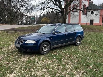 Gebraucht VW Passat 100 PS (73 kW) 2004 Blau Kombi