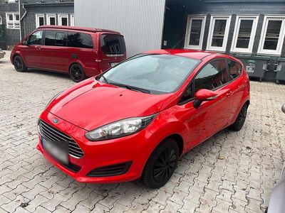 Gebraucht Ford Fiesta 60 PS (44 kW) 2013 Rot Kleinwagen