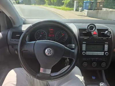 Second-hand VW Golf V GT 140 CP (102 kW) 2007 Argintiu Berlinǎ