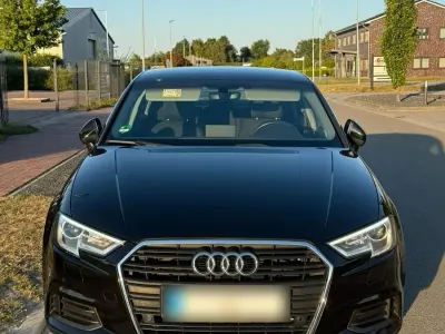 Gebraucht Audi A3 116 PS (85 kW) 2018 Schwarz Limousine