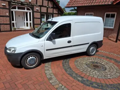 Gebraucht Opel Combo 75 PS (55 kW) 2010 Weiß Van / Kleinbus