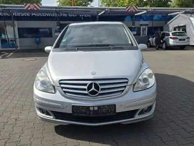 Gebraucht Mercedes B200 136 PS (100 kW) 2007 Silber Van / Kleinbus