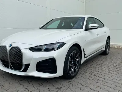 Neu BMW i4 Efficient Dynamics 250 kW (340 PS) 2026 Alpinweiß uni Limousine