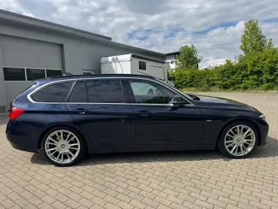 Gebraucht BMW 330 Luxury Line 258 PS (189 kW) 2013 Blau Kombi