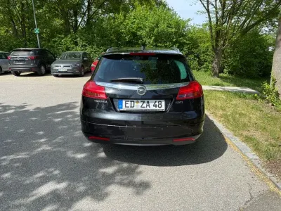 Gebraucht Opel Insignia Innovation 160 PS (117 kW) 2013 Schwarz Kombi