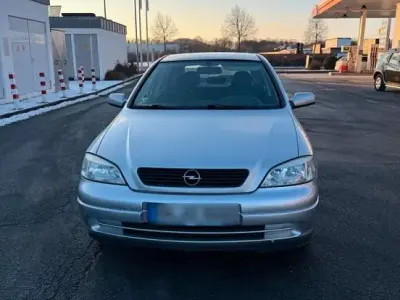 Gebraucht Opel Astra 75 PS (55 kW) 1998 Silber Limousine