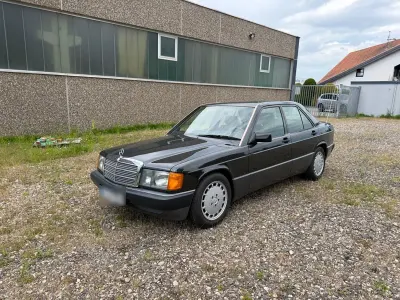 Gebraucht Mercedes 190 118 PS (86 kW) 1990 Schwarz Limousine