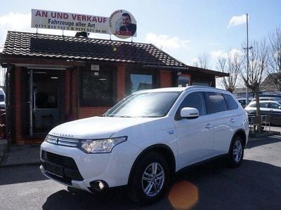 Gebraucht Mitsubishi Outlander P-HEV Plus 121 PS (88 kW) 2015 SUV