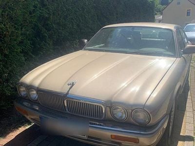 Jaguar XJ6