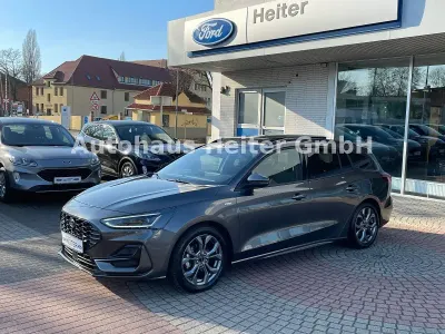 Gebraucht Ford Focus ST-Line X 155 PS (114 kW) 2024 Grau Kombi