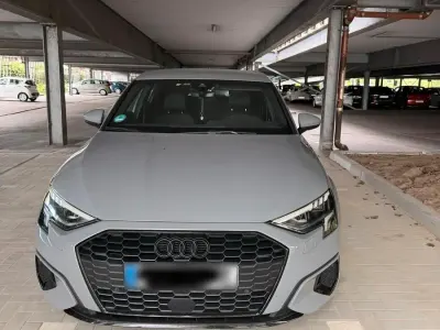 Gebraucht Audi A3 e-tron 208 PS (152 kW) 2023 Andere farben Kleinwagen