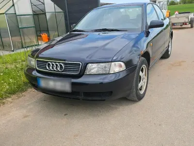 Brugt Audi A4 101 HK (74 kW) 1997 Blå Sedan