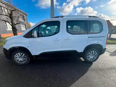 Gebraucht Peugeot Rifter Active 102 PS (75 kW) 2020 Weiß Van / Kleinbus