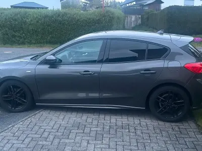 Gebraucht Ford Focus ST-Line 120 PS (88 kW) 2020 Grau Limousine